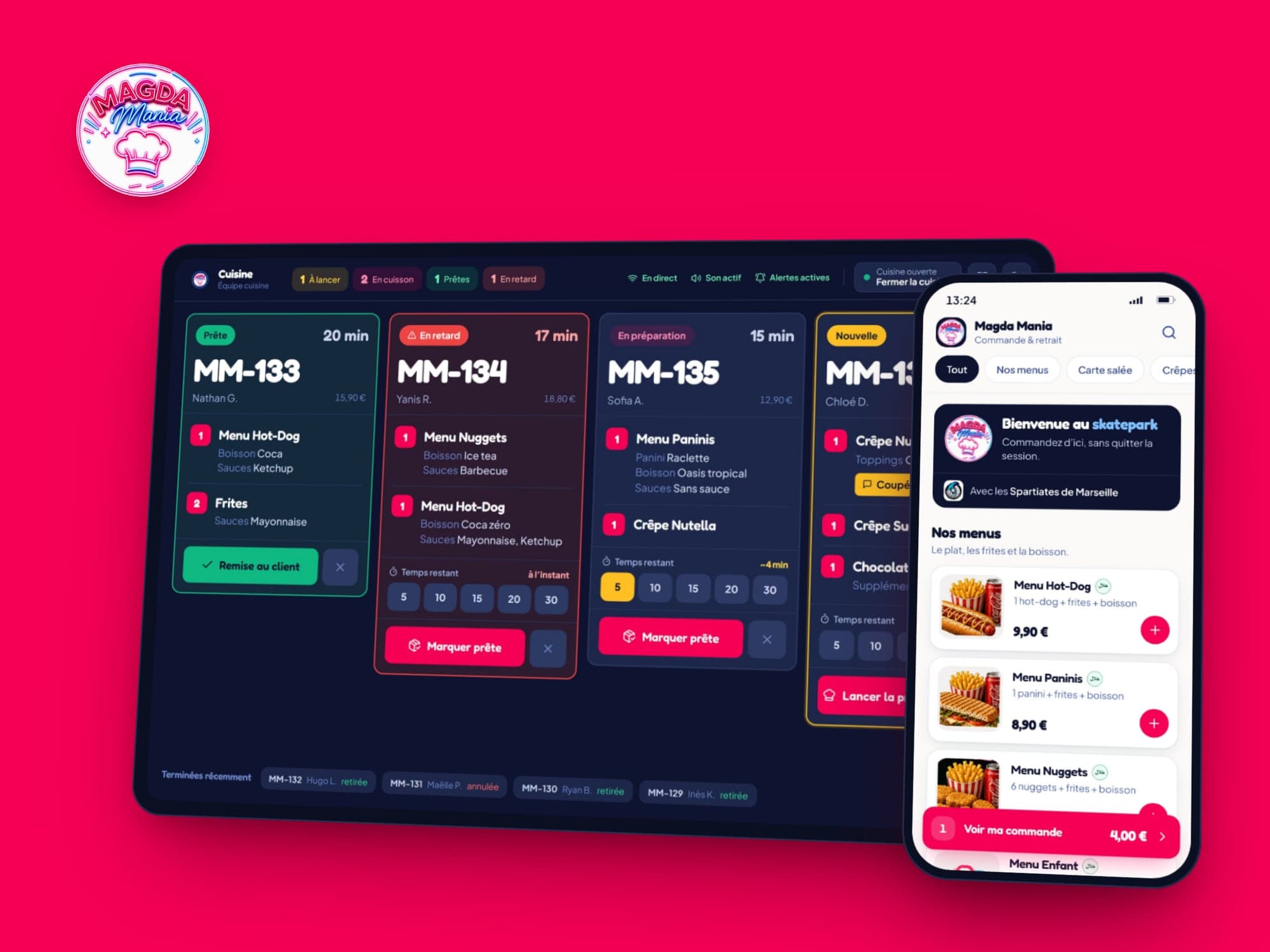 Le logo Magda Mania sur fond rose, l’écran cuisine sur tablette avec ses tickets de commande colorés, et un téléphone affichant la carte client avec les menus en photo.